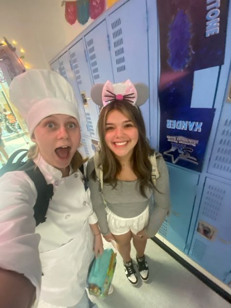 Duos To Dress Up As, Disney Costumes For 2 Friends, Movie Day Hoco Week, World Book Day Duo Costumes, Twins Dress Up Day, Iconic Duos Outfits, Best Friend Characters Duo, Disney Characters Spirit Week, Duo World Book Day Costumes