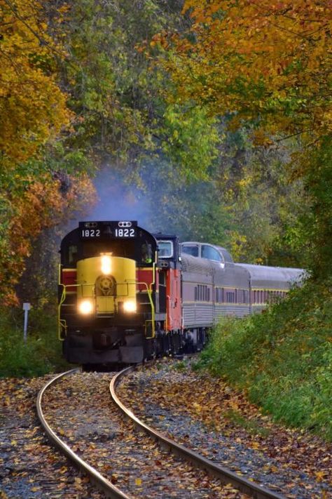 Zug, Bucket List Template, Scenic Train Rides, Scenic Railroads, Train Route, Leaf Peeping, Railroad Photography, Train Photography, Train Art