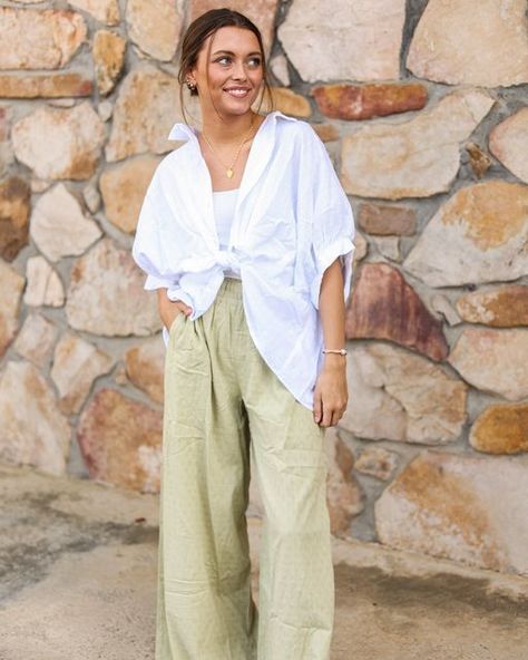 Martin’s Family Clothing on Instagram: "This outfit for spring💌🌿🌷 Shop in store and online!✨" Wide Leg Trousers Spring Outfit, Free People Linen Pants, Sage Linen Pants, Flowy Pants Outfit Summer Classy, Linen Trousers Outfit Plus Size, Green Linen Cargo Pants Outfit, Simple Comfy Summer Outfits, Oversized Linen Pants Outfit, Sage Green Wide Leg Pants Outfit