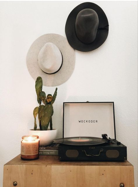 wockoder turntable record player crosley cactus boho hats on wall butcher block thrifted vintage books vignette corner of my home Vintage Modern Office Aesthetic, Vintage Western Decor Modern, White Western Room Aesthetic, Western Home Decor Minimalist, Organic Modern Western Decor, Old Western Home Interior, Western Sheek Home Decor, Nashville Home Interior, Cowboy Hat On Wall Decor