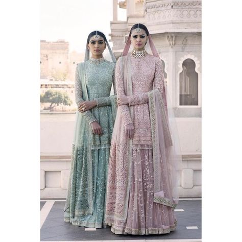 20+ Sabyasachi Lehengas We Wish Brides Would Have Worn! Bridal Anarkali Suits, Bridal Anarkali, Saree Bollywood, Sabyasachi Lehenga, Salwar Kamiz, Indian Gowns, Indian Couture, Indian Wedding Outfits, Indian Attire