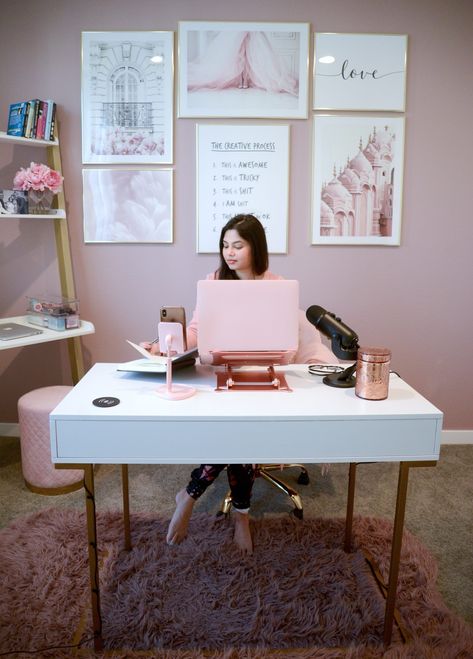 Small Desk Diy, Amazon Must Haves 2022, Pink Home Offices, Pink Home Office, Girl Boss Office, Office Space Decor, Glam Office, Pretty Office, Feminine Home Offices