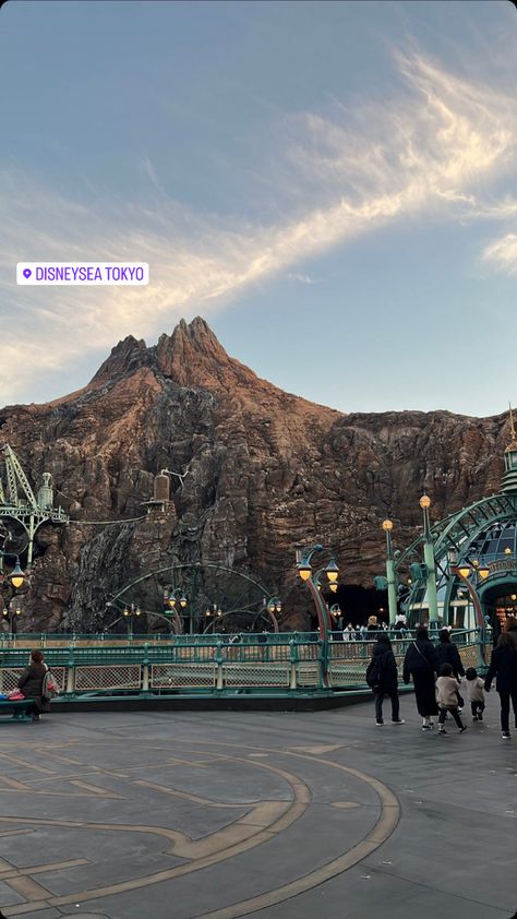 Tokyo Disneysea Aesthetic, Japan Disneyland Tokyo Aesthetic, Disney Tokyo Aesthetic, Tokyo Disney Sea Aesthetic, Tokyo Disney Aesthetic, Tokyo Disneyland Aesthetic, Disney Sea Tokyo, Tokyo Summer, Japan Pics