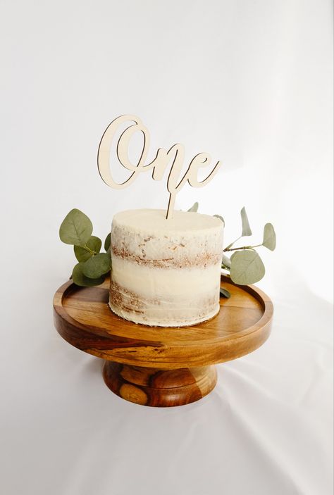 Minimal Smash Cake, Neutral 1st Birthday Cake, Simple 1 Year Birthday Party, Simple 1st Bday Cake, Baby Boy Smash Cake Ideas, Rustic Smash Cake, Neutral Birthday Cake, Naked Smash Cake, Simple Smash Cake