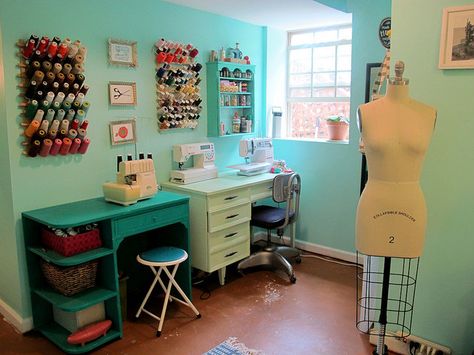 Sewing Room Organisation, Couture, Retro Sewing Room, Dream Sewing Room Inspiration, Sewing Room Paint Color Ideas, Tailor Room, Tiny Sewing Room, Unfinished Basement Bedroom, Sewing Studios