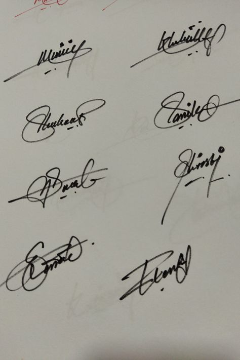 Handwritten Signature Idea's Signature Ideas E Letter, Signature Ideas For S, Fancy Signatures, Easy Signature Ideas, Signatures Ideas Handwriting, Cool Signature Ideas, Beautiful Signatures, Professional Signature, Notes Life