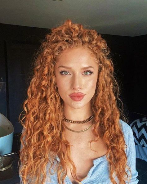 Balayage, Reddish Hair, Blonde Streaks, Layered Curly Hair, Red Curly Hair, Red Haired Beauty, Red Hair Woman, Ginger Hair Color, Bright Red Hair