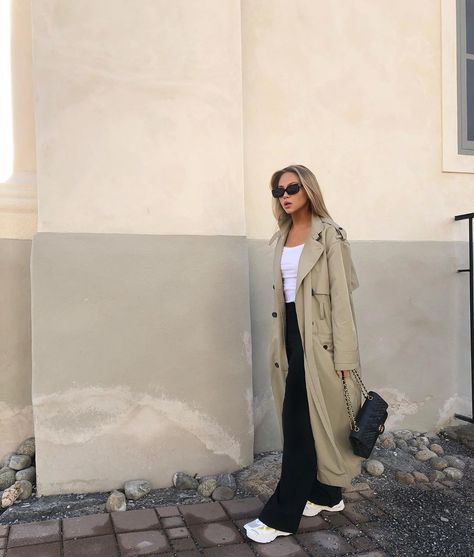 Trench Outfit, Raincoat Outfit, Trench Coat Outfit, Mode Zara, Outfit Invierno, Paris Outfits, Foto Casual, Mode Ootd, Coat Outfits