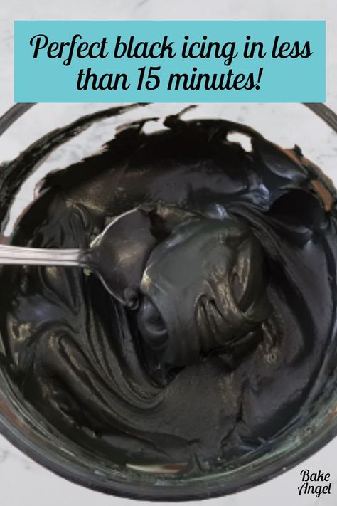 Showing perfect black icing made in less than 15 minutes Cupcake Icing Recipe, Halloween Icing, Cake Icing Tips, Black Icing, Black Frosting, Buttercream Icing Recipe, Black Cupcakes, Black Food Coloring, Frosting Colors