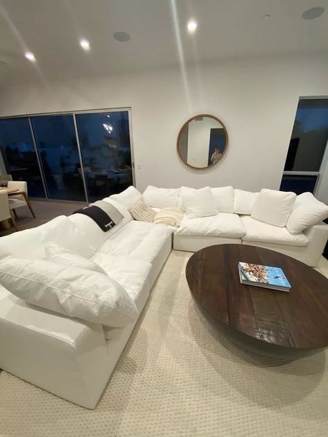 White Cloud Sofa Living Room, Big White Couch Living Room, Cloud Couch Living Room Aesthetic, Living Room White Aesthetic, Big Couch Aesthetic, Big Cloud Couch, Big White Sofa, Large Cloud Couch, White Plush Couch