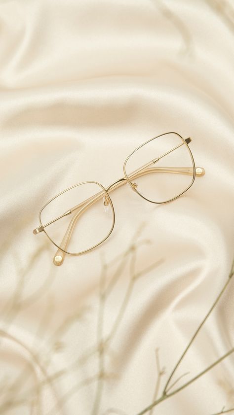 Aviator Specs Women, Gold Eyeglasses Frames, Metal Specs Frames, Frame Of Glasses, Aesthetic Eyeglasses Frame, Gold Square Glasses, Gold Frame Eyeglasses For Women, Gold Frames Glasses, Gold Metal Frame Glasses