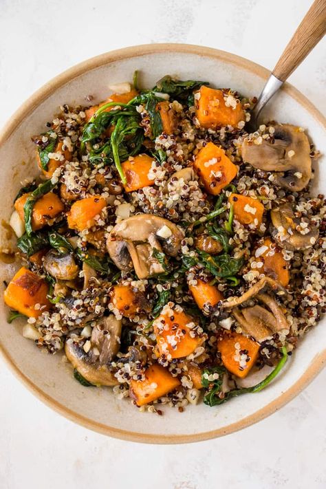 Sweet Potato Mushroom Recipe, Quinoa Sweet Potato Salad, Potato Mushroom Recipe, Dinner With Mushrooms, Warm Winter Salad, Quinoa Spinach Salad, Sweet Potato Quinoa Salad, Spinach Quinoa, Salad With Quinoa