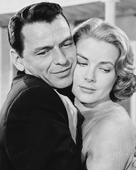 Frank Sinatra and Grace Kelly photographed for High Society, 1956. ❀❀❀ Tag Klasik Hollywood, Princess Grace Kelly, Hollywood Couples, Hollywood Cinema, Turner Classic Movies, Rat Pack, Classic Movie Stars, Charlotte Casiraghi, Hollywood Legends