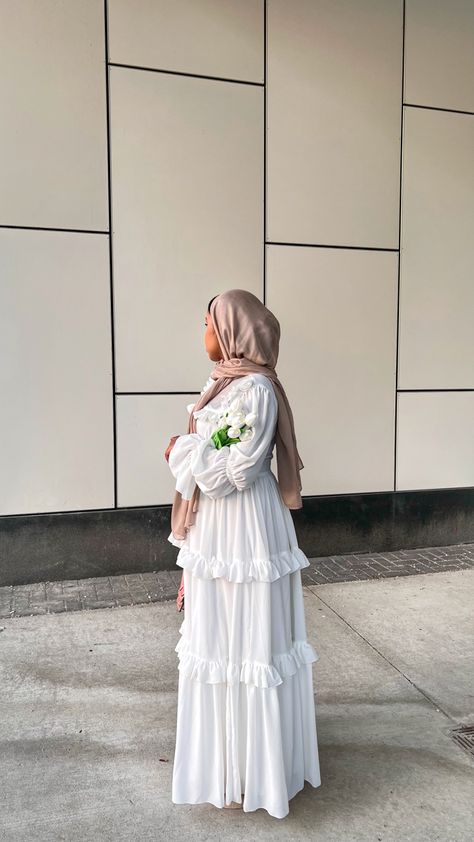 Long white dress, modest dress , hijabstyle, hijab fit , summer dress , White Summer Dress Modest, Hijabi Bridal Shower Outfit, Hijabi White Dress Outfit, White Hijabi Dresses, White Modest Graduation Dress, White Modest Dress Hijabi, Modest Bridal Shower Outfit, White Dress Outfit Hijab, Hijabi Long Dress