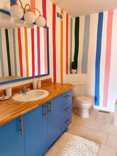 Bathroom Interior, Apartment Therapy, Bathroom Mural, Style Deco, Dream House Decor, Kids' Bathroom, Bathroom Inspiration, House Inspiration, Colorful Interiors