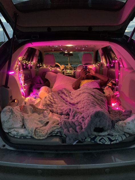 Pidżama Party, Freetime Activities, Car Deco, Best Friend Activities, Cute Date Ideas, Aesthetic Car, Fun Sleepover Ideas, Sleepover Things To Do, Girly Car