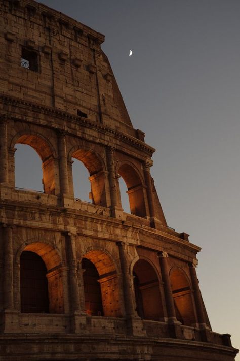 Colloseum Aesthetic, Colloseum Italy, Dark Astetic, Pop Art History, Perspective Architecture, Architecture Photography Buildings, History Wallpaper, History Architecture, Artfully Walls