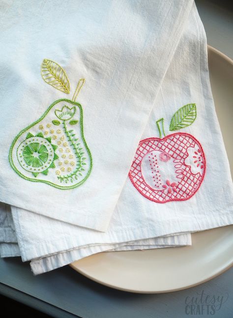 Embroidered Tea Towels Diy Hand Embroidery, Embroidery Designs For Napkins, Diy Towel Embroidery, Embroidered Tea Towels Pattern, Embroidery On Tea Towels, How To Embroider Napkins, Embroider Tea Towels Diy, Embroider Towels Diy, Cross Stitch Tea Towels