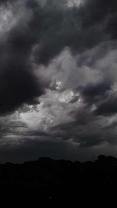 Thunder Clouds Aesthetic, Stormy Clouds Aesthetic, Gray Clouds Aesthetic, Thunderstorm Aesthetic Wallpaper, Grey Clouds Aesthetic, Gray Sky Aesthetic, Thunderstorm Aesthetic Dark, Dark Weather Aesthetics, Wallpaper Thunderstorms