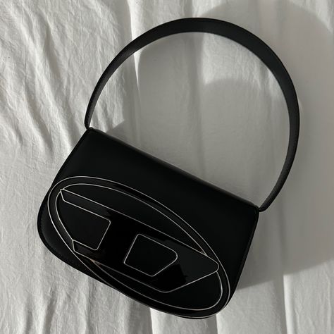 Cute Handbags Black, White Diesel Bag, Black Diesel Bag, Black Handbag Aesthetic, Black Bags Aesthetic, Silver Diesel Bag, Aesthetic Bags Handbags, Diesel Y2k, Bags Diesel