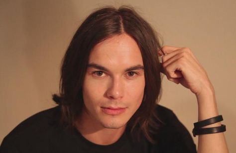 Tyler Blackburn Film The Notebook, Actors Height, Alison Krauss, Tyler Blackburn, Audrey Tautou, Normal Body, Abc Family, Dark Brown Hair Color, Hair Color Dark