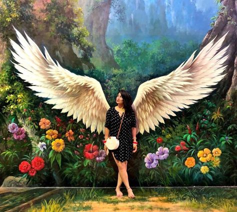 Realistic Wall Painting, 3d Mural Art Ideas, Mural Wall Art Outdoor, Wings Wall Art, Seni Mural, Angel Wings Wall Art, Mural Art Design, Cafe Wall Art, Wal Art