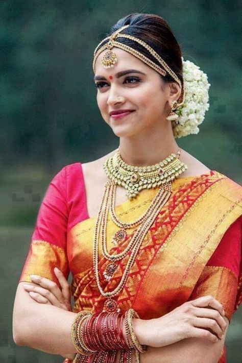 Odisha Saree Store: Deepika Padukone Love to Wear Indian Silk Saree Vin Diesel, Deepika Padukone Saree, South Indian Wedding Hairstyles, Punjabi Jewelry, Chennai Express, Dipika Padukone, Eastern Fashion, Saree Hairstyles, Deepika Padukone Style