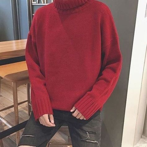 A classic of Korean fashion ... and therefore an obligation in your wardrobe. Large ulzzang turtleneck sweater.  #koreanfashion #koreanstyle #modecoréenne #menkoreanfashion Hermitcraft Aesthetic, 80s Men Outfits, Red Turtleneck Outfit, Turtleneck Aesthetic, Red Sweater Outfit, Sweater Outfits Men, Valentines Kids, Table Kids, Harajuku Aesthetic