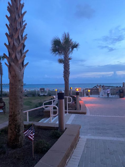 #panama #florida #panamacitybeach #beach #palmtrees Panama City Beach Aesthetic, Pier Park Panama City Beach, Panama Florida, Panama Vacation, Panama Beach, Florida Aesthetic, Beach Instagram Pictures, Beach Views, Panama City Florida