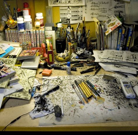 Famous Japanese Manga Were Born on These Desks Artist Desk, Artist Workspace, Drawing Desk, Messy Desk, Art Studio Space, Art Studio Room, Messy Art, Art Studio At Home, Messy Room