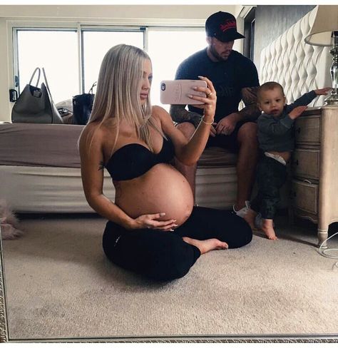 ⚡Pinterest :: @jussthatbitxh⚡ Tammy Hembrow, Pregnancy Goals, Pretty Pregnant, Future Mommy, Mommy Goals, Mommy Life, Family Goals, Baby Family, Future Life