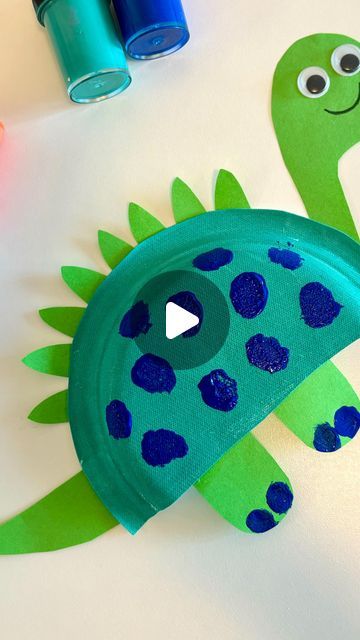 Mel  |  Early Childhood Educator on Instagram: "Paper Plate Dinosaurs Craft 🦖🦕

Follow @artsandcrafts4kids for more ideas! 🌟
.
.
.
#sensoryactivities #artsandcrafts #diyartsandcrafts #activitiesforkids #kidsactivities #earlychildhoodeducation #playlearningideas #dinosaur" Dinosaur Paper Plates, Dinosaur Plate Craft, Dinosaur Preschool Crafts Art Projects, Dinosaur Crafts Toddlers, Crafts With Plates, Dinosaur Activity For Toddlers, Paper Plate Painting Ideas, Dinosaur Toddler Activities, Dinosaur Bulletin Board Ideas