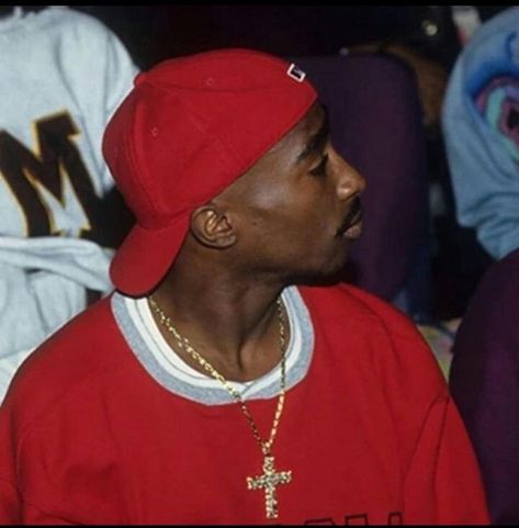 2pac Icon, Rap Pfp, 90s Rap Aesthetic, Tupac Photos, 90s Rappers Aesthetic, Cultura Hip Hop, 90s Rappers, Looks Hip Hop, Tupac Wallpaper