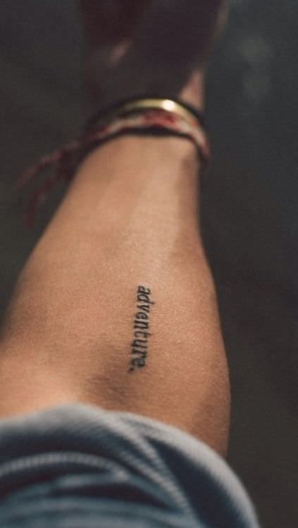 Wörter Tattoos, Travel Tattoo Small, Adventure Tattoo, Super Tattoo, Tattoo Forearm, Simple Tattoo Designs, Small Tattoos Simple, Tattoo Script, Elegant Tattoos