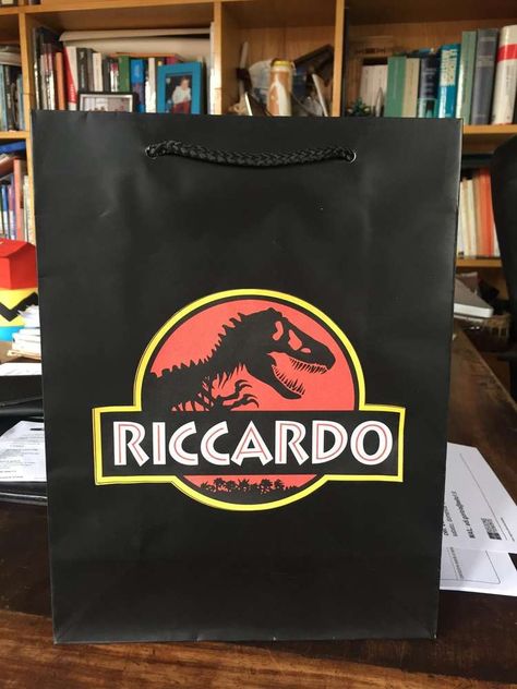 Jurassic Park Candy Bags, Jurrasic World Birthday Party Ideas, Jurassic World Birthday Party Ideas, Jurassic World Party Ideas, Jurassic Park Party Ideas, Jurassic Cake, Jurassic World Birthday Party, Jurassic World Birthday, Jurassic Park Party