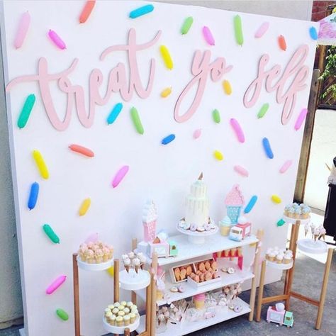 We love this ice cream-themed dessert table for a summer shower. Ice Cream Birthday Party Theme, Lila Party, Donut Themed Birthday Party, Diy Dekor, Sprinkle Party, Donut Birthday Parties, Ice Cream Birthday Party, Ice Cream Theme, Candy Theme
