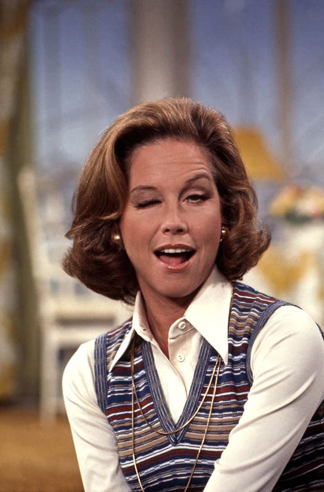 17 sweet and silly behind-the-scenes pictures from 'The Mary Tyler Moore Show' Moose, Moose And Squirrel, Rocky And Bullwinkle, Cap'n Crunch, Mary Tyler Moore Show, Tyler Moore, Mary Tyler Moore, Car Dealers, Rocky