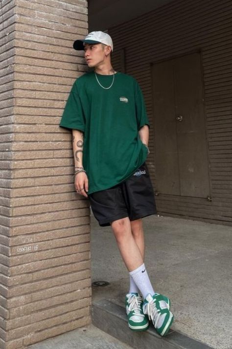 Men’s Outfits Aesthetic Summer, Athletic Male Aesthetic, Urban Street Wear Mens Outfit, Men Basketball Outfit, Streetwear Fashion Inspo Outfits Men, Mens Streetwear Summer Outfits, Men Ootd Street Style, Boys Streetwear Aesthetic, Men Photo Ideas Instagram