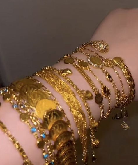 Arab Jewelry Traditional, Arab Wedding Jewelry, Gold Jewelry Aesthetic Arab, Arab Jewelry Aesthetic, Gold Jewelry Arab, Arab Accessories, Asian Gold Jewelry, Arab Gold Jewelry, 21k Gold Jewelry