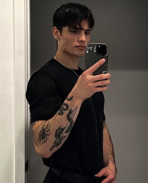 jeremy volkov || god of wrath Killian Carson, God Of Malice, Legacy Of Gods, College Romance, 남자 몸, Dark Romance Books, Kill Switch, Images Esthétiques, Best Tattoo Designs