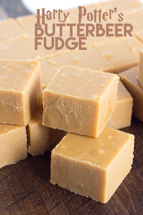 Harry Potter's Butterbeer Fudge Butterbeer Fudge Recipe, Butterbeer Fudge, Butterbeer Cupcakes, Easy Dessert Recipes Christmas, Harry Potter Butter Beer, Butterbeer Recipe, Butter Rum, Christmas Desserts Easy, Harry Potter Food