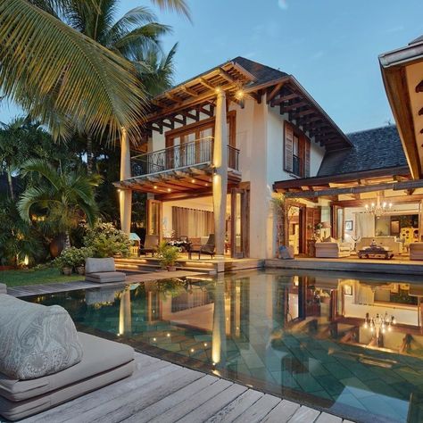 Waterfront tropical villa 😋 Locatio Mauritius, Grand Baie Mauritius, Tropical Villa, Rich Motivation, Billionaire Luxury, Waterfront Property, Mansions Homes, Luxury Life, Land Scape