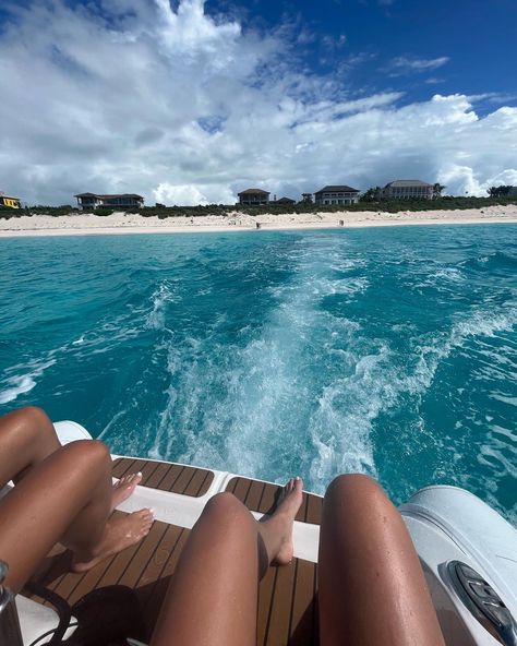 Beach Time Summer Vibes, Bahamas Boat Aesthetic, Bimini Bahamas Aesthetic, Bahamas Preppy, Atlantis Bahamas Aesthetic, The Bahamas Aesthetic, Bahama Aesthetic, Nassau Bahamas Aesthetic, Bahamas Vacation Pictures