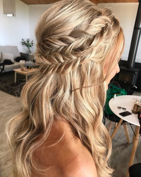 Fishtail Braid Half Updo Bridemaids Hairstyles, Bridal Hair Half Up, Wedding Hair Half, Bridesmaid Hair Long, Bridesmaid Hair Makeup, Guest Hair, Bohemian Hairstyles, Wedding Hair Inspiration, Braided Hairstyles For Wedding