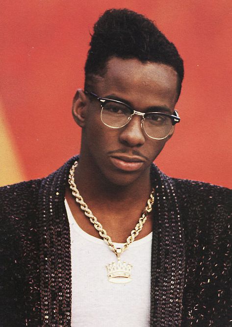 Robert Barisford "Bobby" Brown (born February 5, 1969) is an American R and B singer-songwriter, occasional rapper, and dancer. Bobby Brown 1989, Bobby Brown 90s, Gumby Haircut, Throwback Hairstyles, Public Enemies, High Top Fade, Beyonce Hair, Men 90s, Master Barber