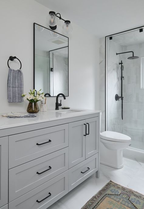 Farmhouse Washroom, Black Plumbing Fixtures, White Washroom, Black Fixtures Bathroom, Black Hardware Bathroom, White Cabinets Black Hardware, Gorgeous Bathrooms, Black Bathroom Fixtures, Light Grey Bathrooms