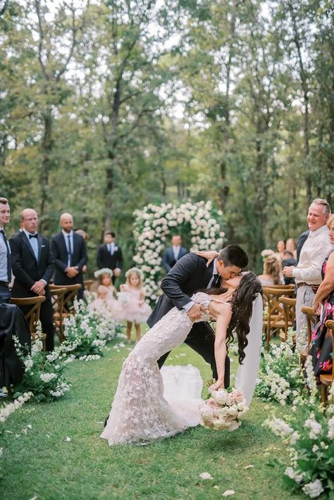 White Sparrow Barn, Wedding Ceremony Pictures, Wedding Photo List, White Sparrow, Wedding Portrait Poses, Kiss Photo, Bride Groom Photos, Wedding Ceremony Photos, Wedding Picture Poses