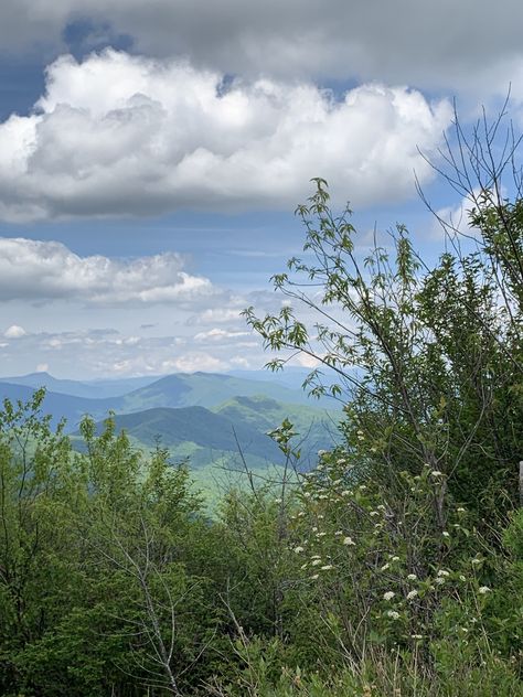 Rural North Carolina, Crowders Mountain North Carolina, North Carolina Mountains Aesthetic, Hiking North Carolina, North Carolina Countryside, Boone Nc Aesthetic, Blue Ridge Mountains Aesthetic, Boone Mountains, Carolina Blue Aesthetic