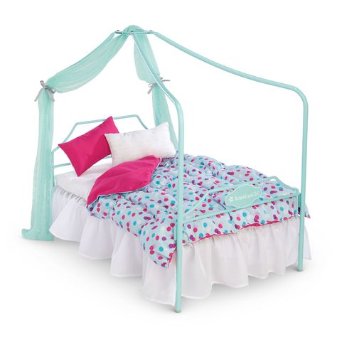 The Canopy Bed and Bedding Set is a Truly Me accessory released in 2016. Retail cost is $80. American Girl Beds, New American Girl Doll, American Girl House, Girls Canopy, Girls Bed Canopy, American Girl Doll Bed, Galaxy Room, American Girl Doll Room, American Girl Doll Sets