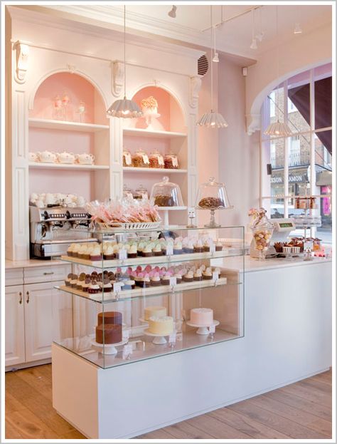 Cake Shop Interior, Cake Shop Design, Boutique Patisserie, Patisserie Shop, Peggy Porschen Cakes, Vitrine Design, Patisserie Design, Peggy Porschen, Bakery Shop Design